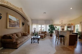 Photo #2: 2337825 Listing 