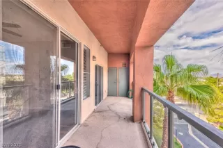 Photo #5: 2337830 Listing 