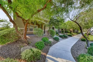 Photo #2: 2337854 Listing