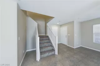 Photo #5: 2337854 Listing