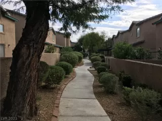 Photo #2: 2337882 Listing