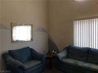 Photo #5: 2337882 Listing