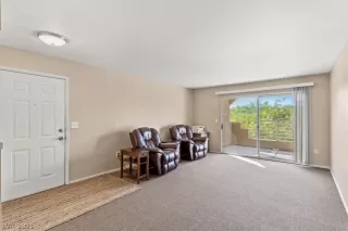 Photo #4: 2337885 Listing