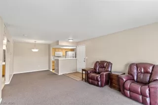 Photo #5: 2337885 Listing