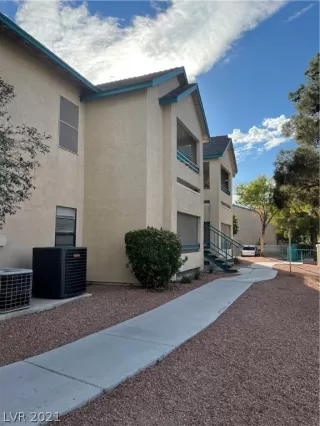 Photo #1: 2337893 Listing 