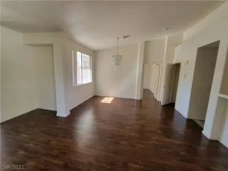 Photo #4: 2337906 Listing 