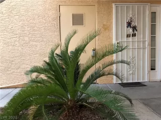 Photo #2: 2337925 Listing