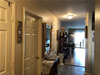 Photo #3: 2337925 Listing