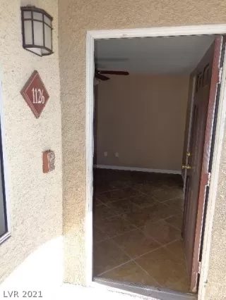 Photo #3: 2337926 Listing 