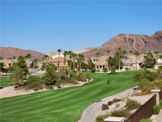 Photo #3: 2337934 Listing