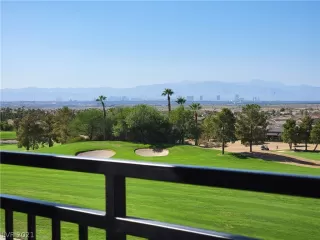 Photo #4: 2337934 Listing