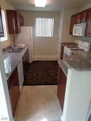 Photo #6: 2337939 Listing