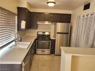 Photo #2: 2337959 Listing 