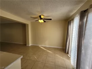 Photo #3: 2337959 Listing 