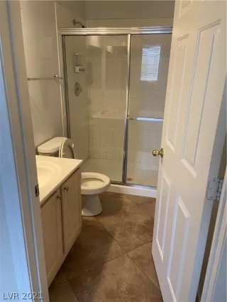 Photo #4: 2337969 Listing