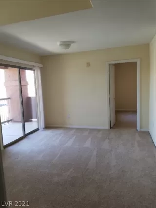 Photo #3: 2337986 Listing