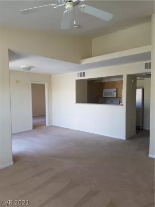 Photo #4: 2337986 Listing