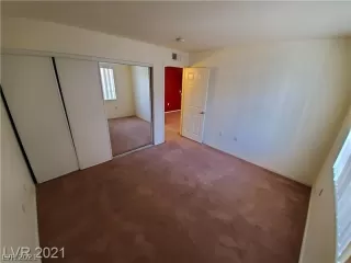 Photo #4: 2337989 Listing