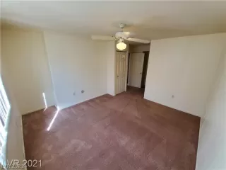 Photo #6: 2337989 Listing