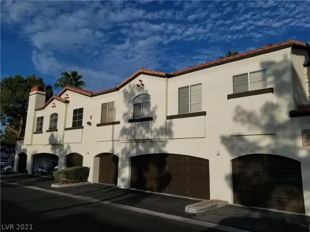 MLS: 2338021 Condo For Sale