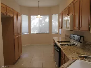 Photo #4: 2338051 Listing 