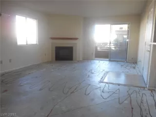 Photo #3: 2338061 Listing