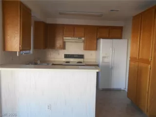 Photo #6: 2338061 Listing