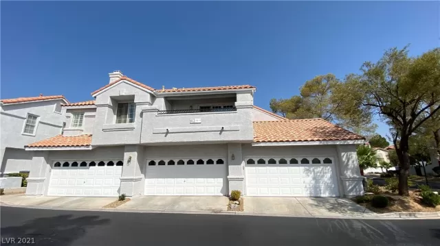 MLS: 2338071 Condo For Sale