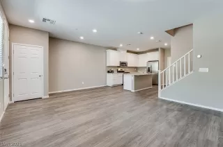 Photo #2: 2338080 Listing 