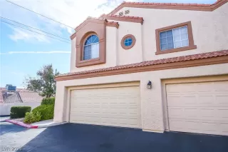 Photo #2: 2338081 Listing