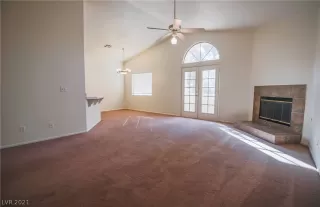 Photo #5: 2338081 Listing