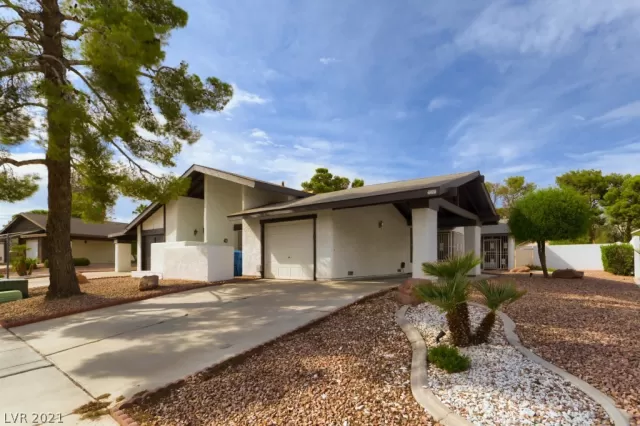 MLS: 2338088 Condo For Sale