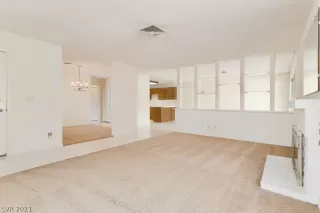 Photo #4: 2338088 Listing