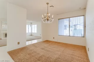 Photo #6: 2338088 Listing