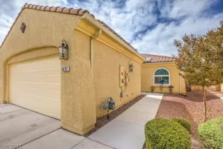 Photo #1: 2338102 Listing