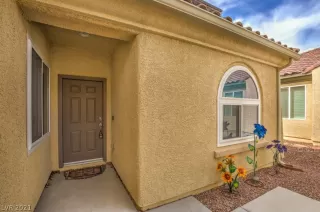 Photo #2: 2338102 Listing