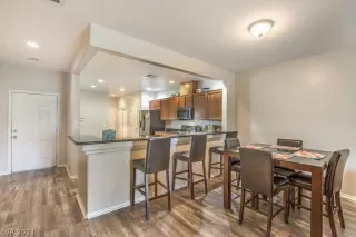 Photo #6: 2338102 Listing