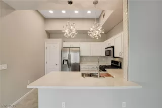 Photo #1: 2338107 Listing