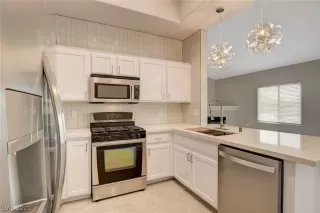 Photo #2: 2338107 Listing