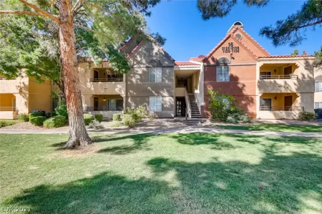 MLS: 2338120 Condo For Sale