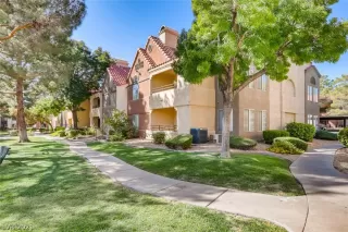 Photo #1: 2338120 Listing