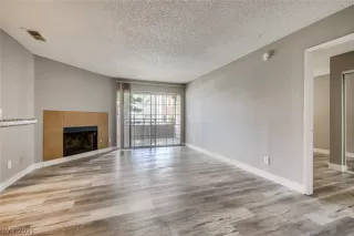 Photo #3: 2338120 Listing