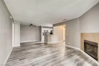 Photo #5: 2338120 Listing