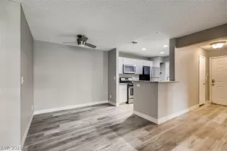 Photo #6: 2338120 Listing