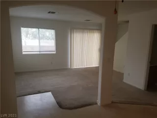 Photo #3: 2338177 Listing