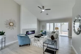 Photo #4: 2338196 Listing 