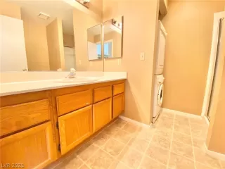 Photo #6: 2338203 Listing 