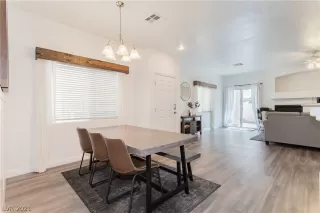 Photo #4: 2338216 Listing