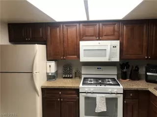 Photo #6: 2338233 Listing