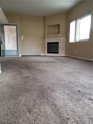 Photo #5: 2338237 Listing